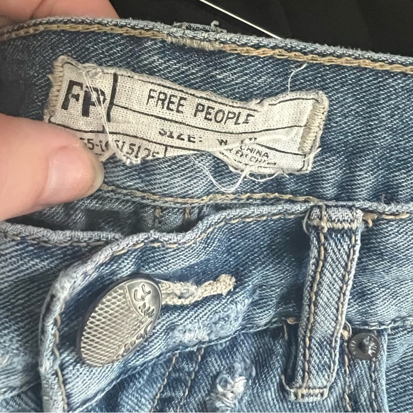 Free People Blue Bohemian Denim Shorts With Lace Trim Size 26 - Picture 8 of 8